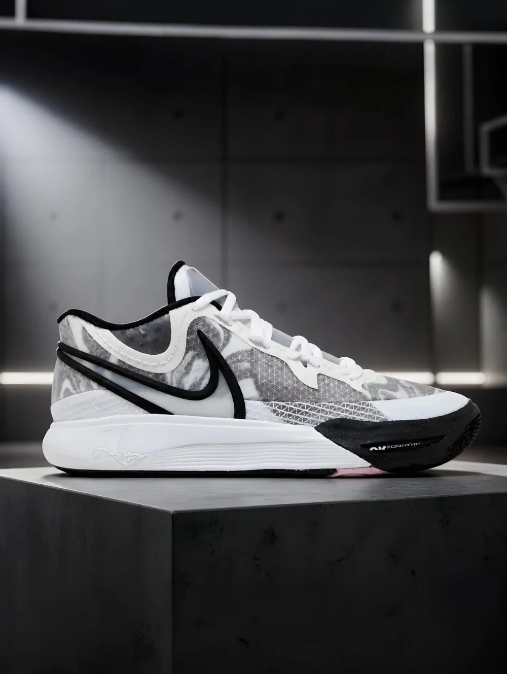 NWT Nike Kyrie 8 GO Kids Sz 5Y White Black DQ8076-101 Low Top Cushioned B-Ball